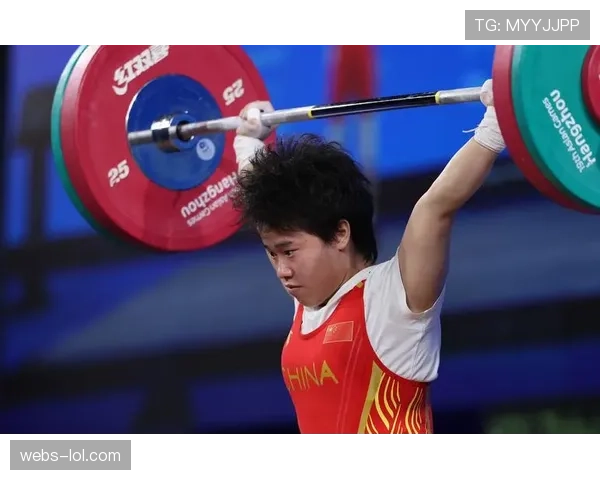 全运会举重开赛，奥运冠军侯志慧蒋惠花同场竞技