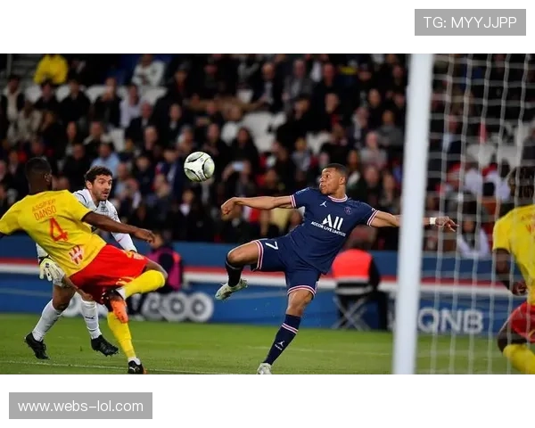 朗斯八连胜登顶法甲，巴黎霸主地位受冲击